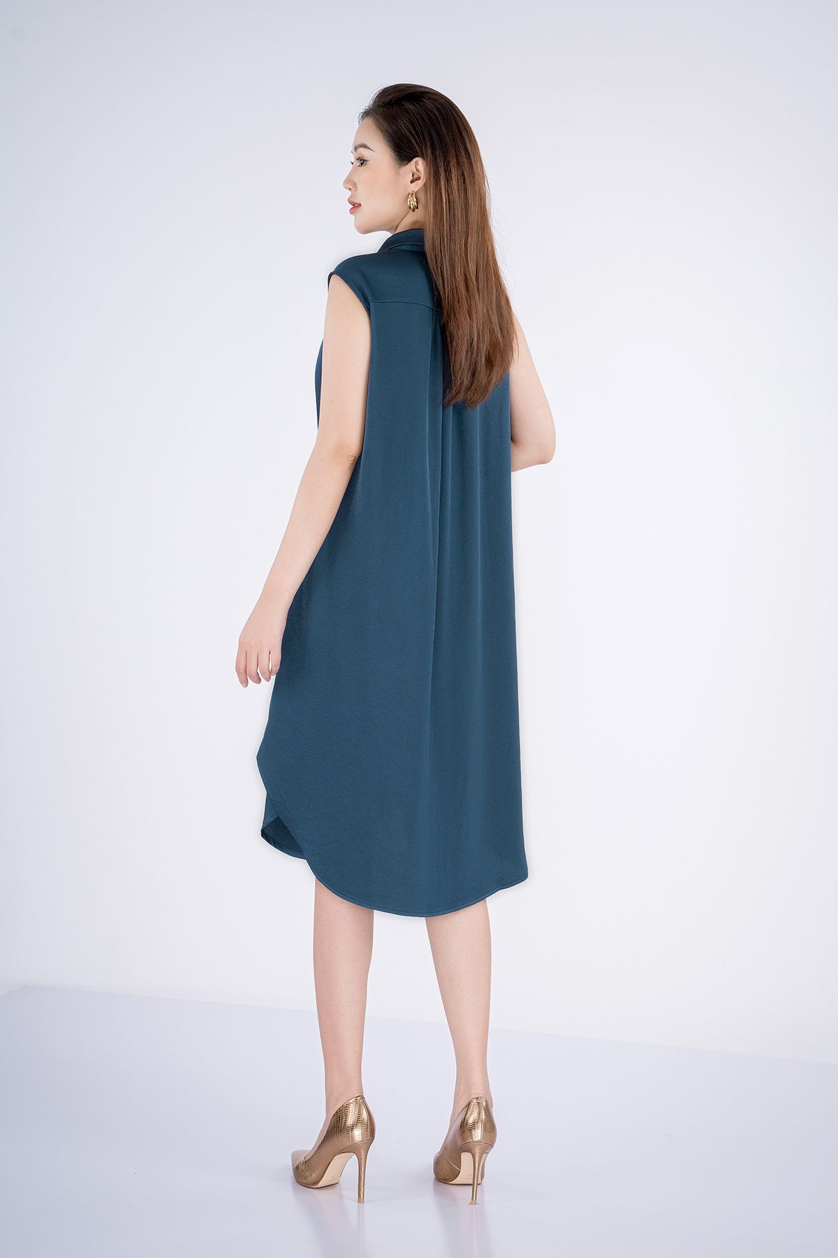 FDP32787 - Đầm dạo phố chất liệu lụa dáng suông cổ sơ mi - PANTIO