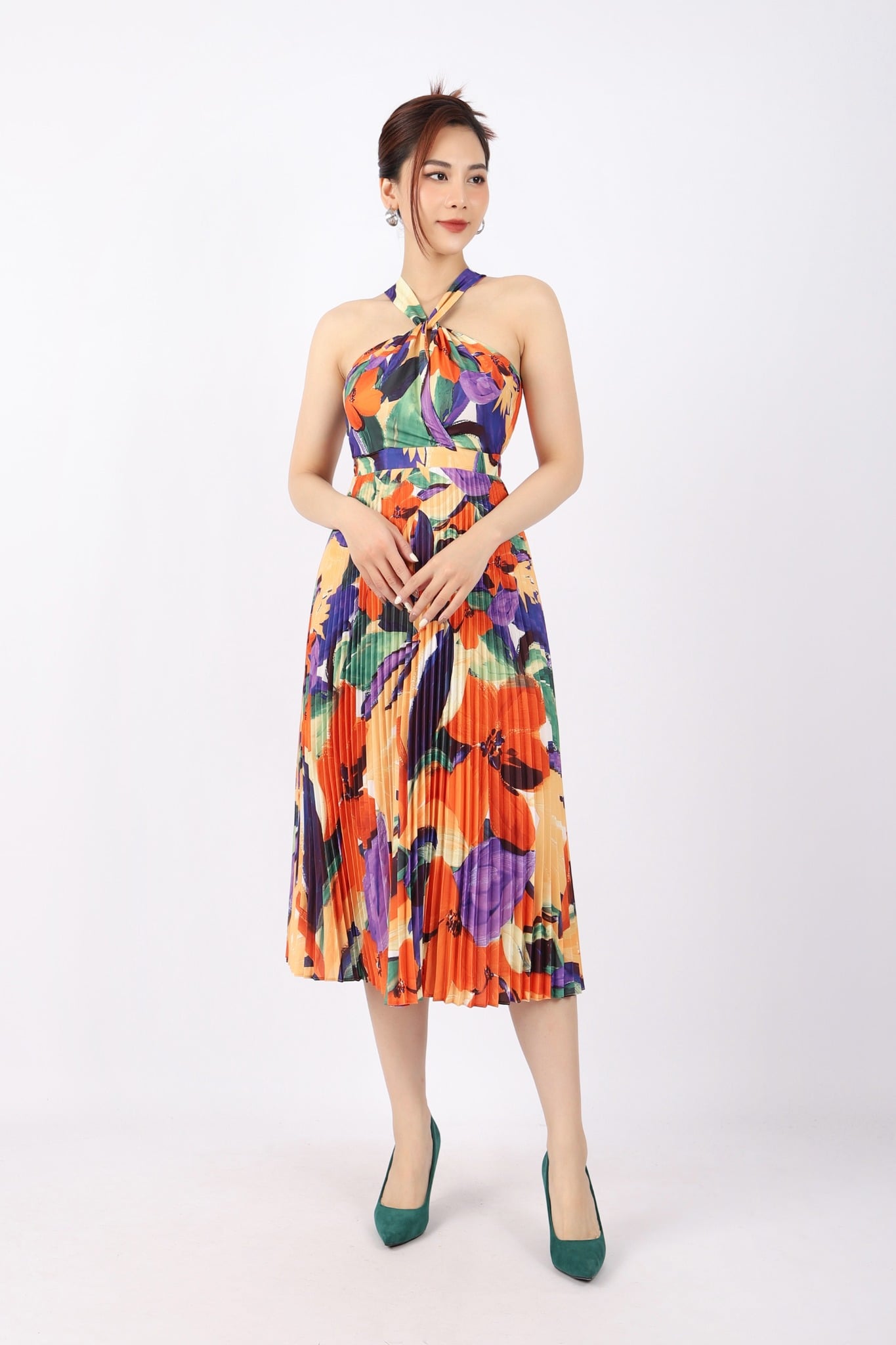 FDP33112 - Đầm dạo phố vải lụa satin dáng Xoè chân dập ly cổ yếm xoắn tạo kiểu khóa thân sau - PANTIO