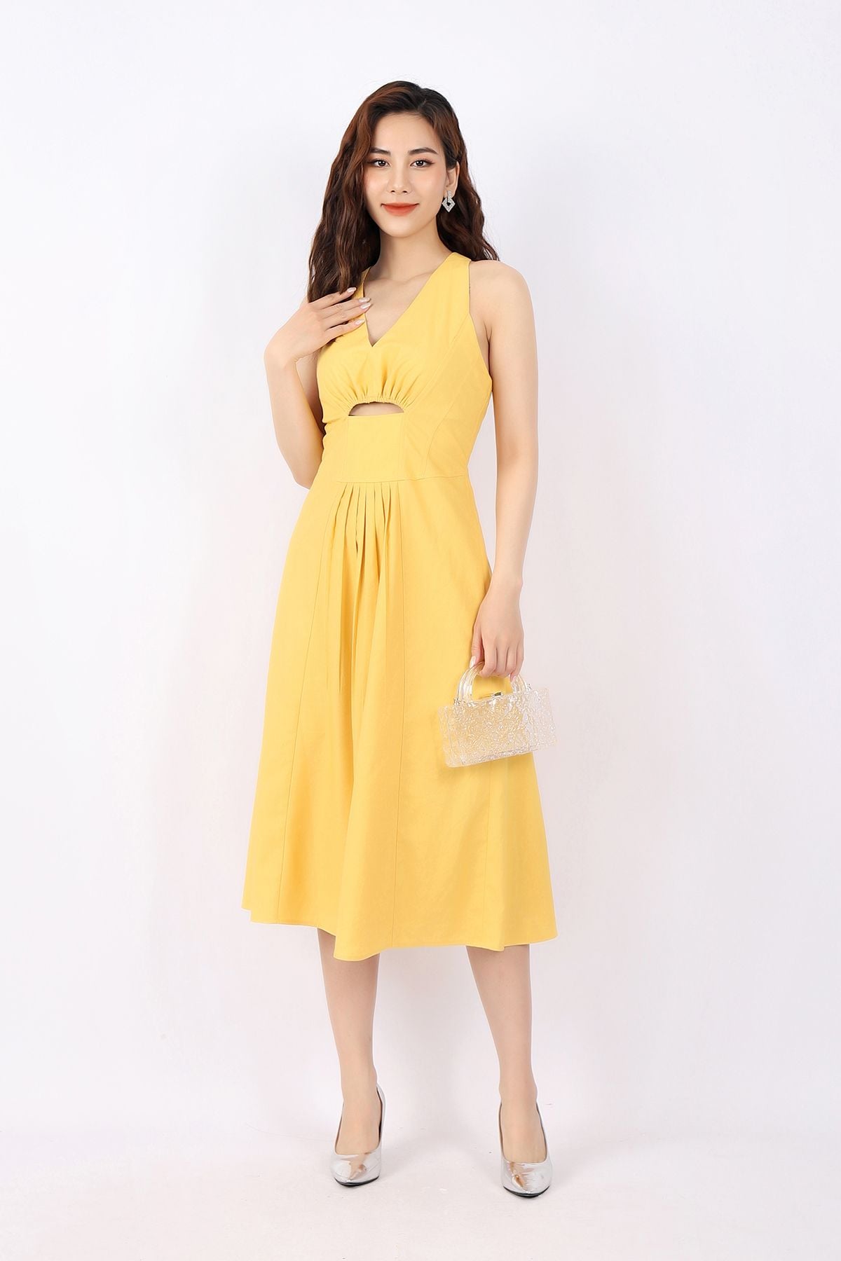 FDP33113 - Đầm dạo phố vải linen dáng Xoè cổ V chân ngực cut- PANTIO