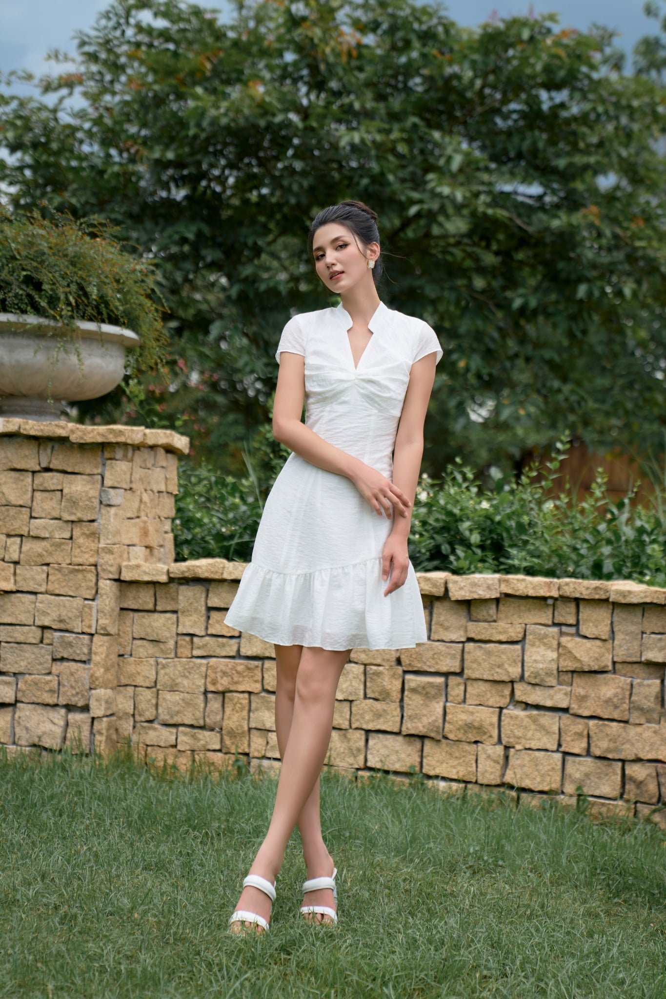 FDP33123 - Đầm dạo phố vải thô dáng Xoè cổ tàu xẻ V ngực xếp nhún tạo kiểu khóa thân sau - PANTIO