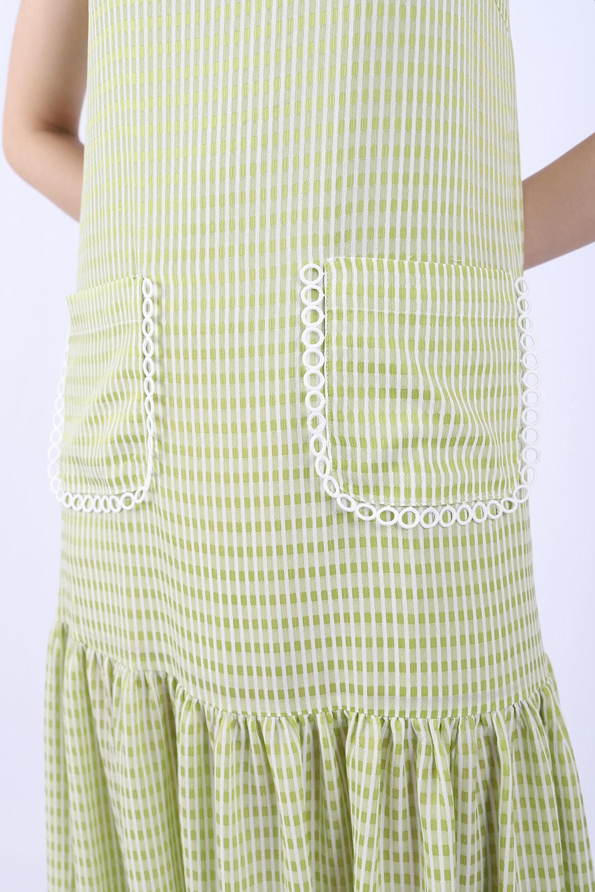 FDP33139 - Đầm dạo phố vải chiffon dáng Xoè cổ tròn viền vai và túi phối dây ren tạo kiểu - PANTIO