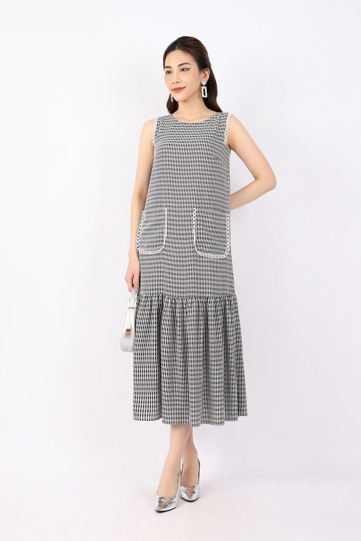 FDP33139 - Đầm dạo phố vải chiffon dáng Xoè cổ tròn viền vai và túi phối dây ren tạo kiểu - PANTIO