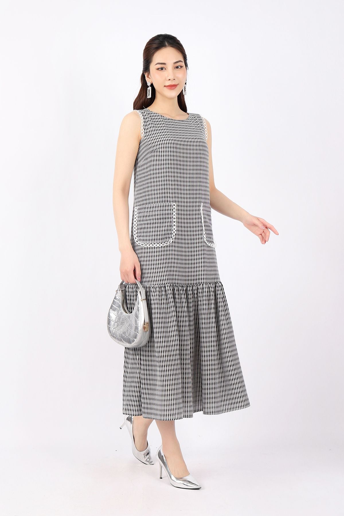 FDP33139 - Đầm dạo phố vải chiffon dáng Xoè cổ tròn viền vai và túi phối dây ren tạo kiểu - PANTIO