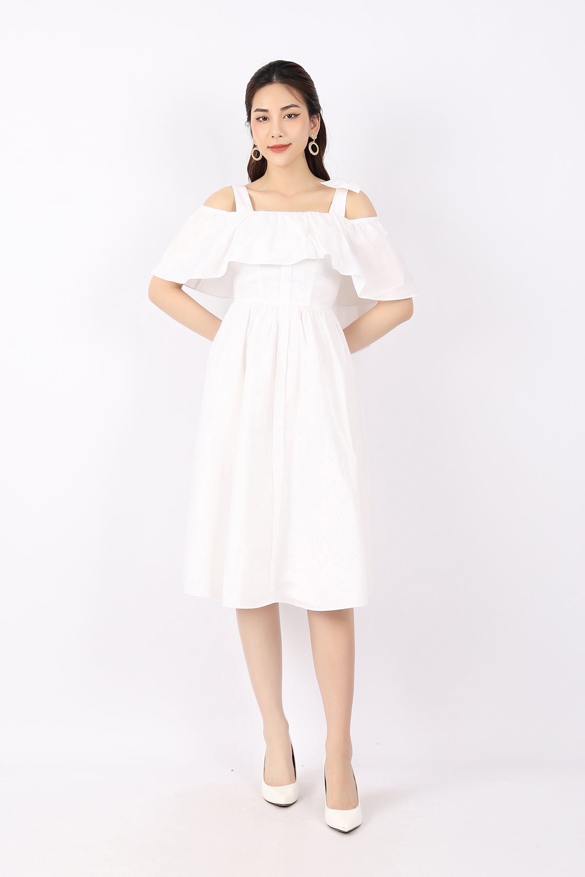 FDP33147 - Đầm dạo phố vải thô dáng Xoè vai ngang đổ bèo đính nơ một bên vai trang trí - PANTIO