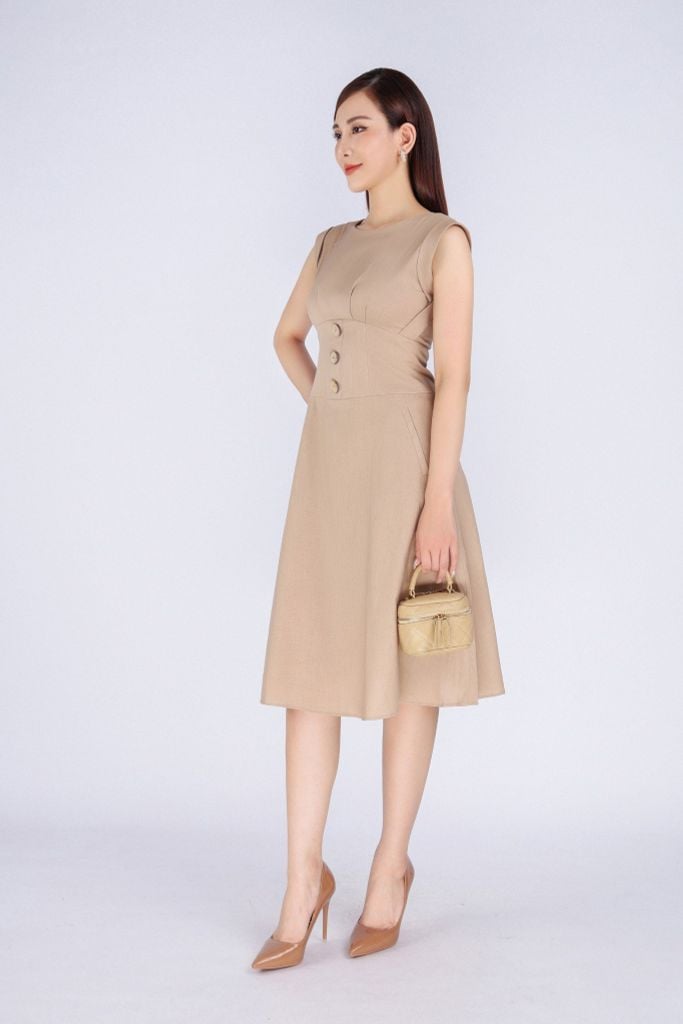FDP33261 - Đầm dạo phố vải linen dáng xoè có lót vải habutai cổ tròn vai chờm xếp nhún thân nối chân ngực đính khuy trang trí khoá thân sau - PANTIO