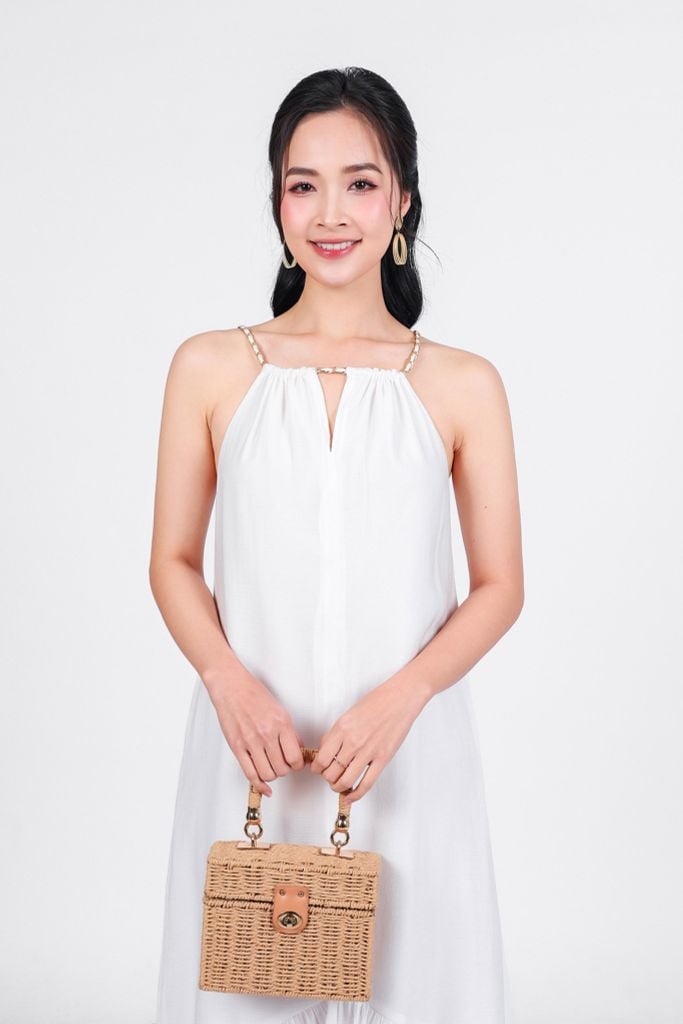FDP33281 - Đầm dạo phố vải tơ dáng suông cổ phối dây xích gấu váy nhún ly tạo xoè - PANTIO