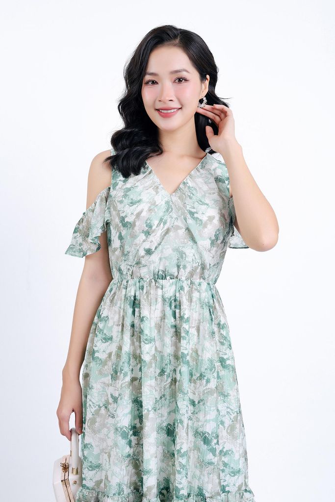 FDP33315 - Đầm dạo phố vải tơ hoa hai lớp lót habutai dáng suông cổ chữ V tay trễ vai eo bo chun gấu váy nhún xếp tầng tạo kiểu - PANTIO