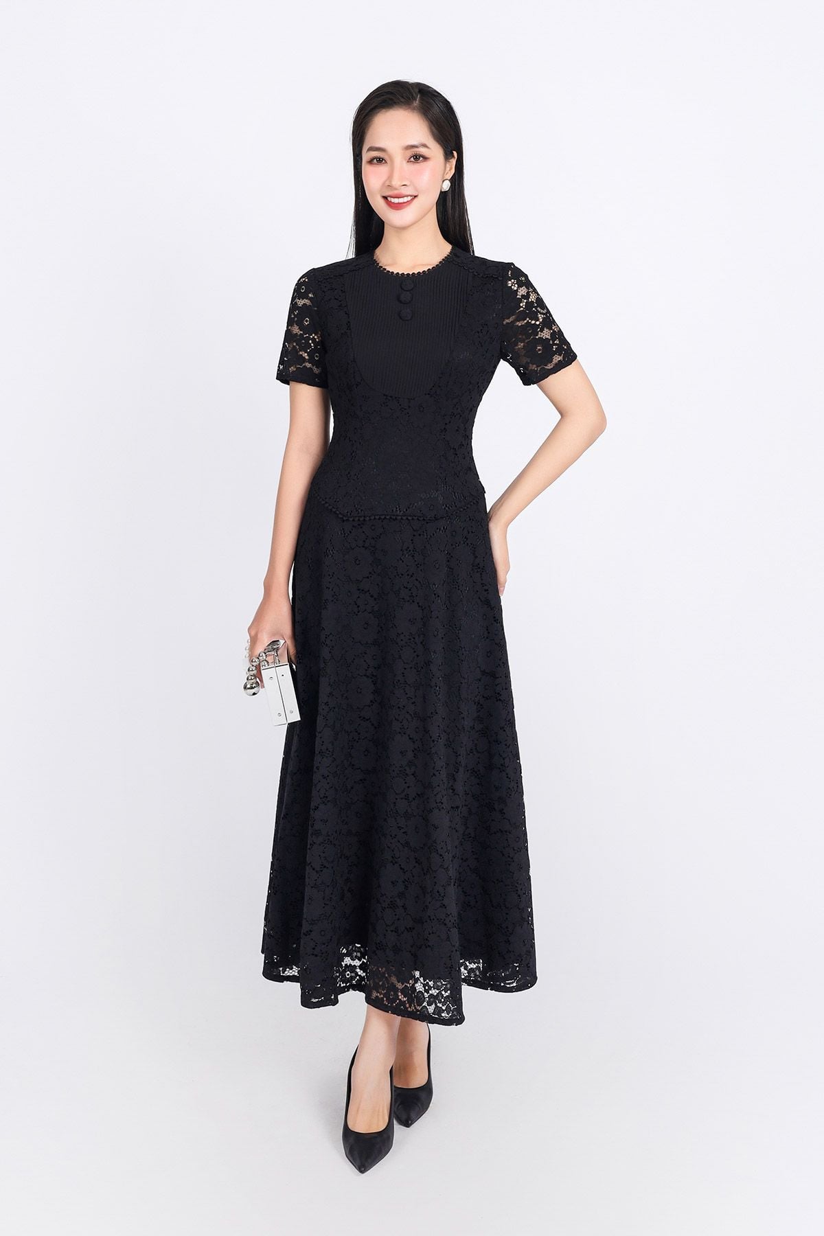 FDP33331 - Đầm công sở hai lớp vải phi cát phối ren hoa dáng suông cổ tròn đính khuy đá tay ngắn khóa thân sau - PANTIO