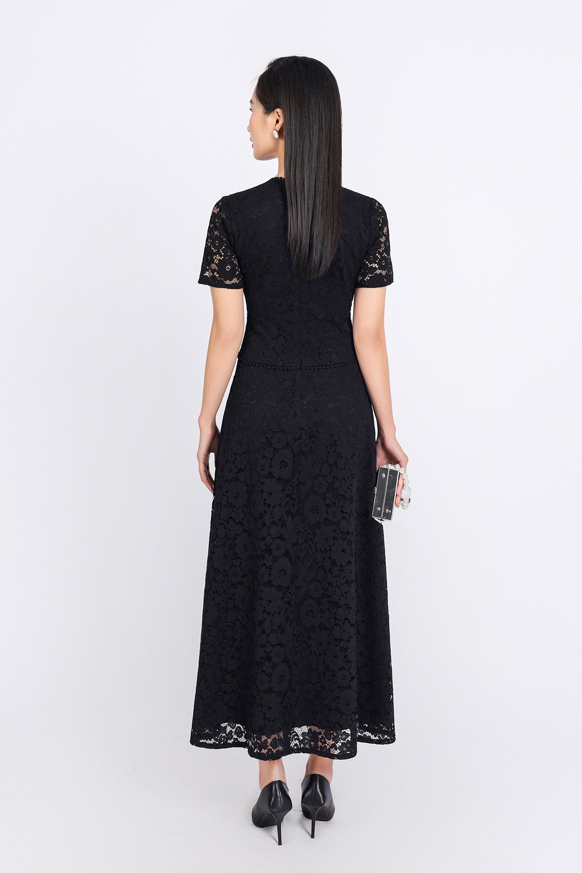 FDP33331 - Đầm công sở hai lớp vải phi cát phối ren hoa dáng suông cổ tròn đính khuy đá tay ngắn khóa thân sau - PANTIO