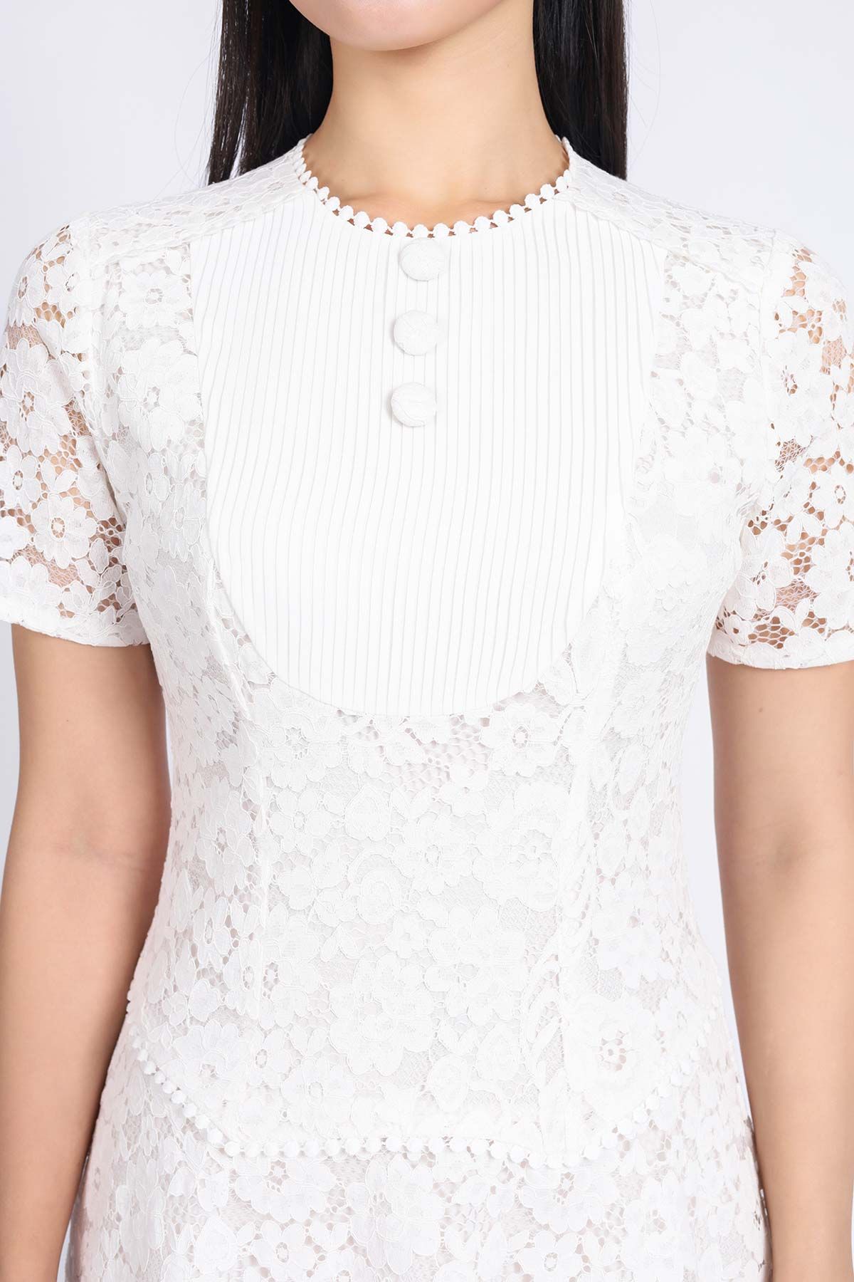 FDP33331 - Đầm công sở hai lớp vải phi cát phối ren hoa dáng suông cổ tròn đính khuy đá tay ngắn khóa thân sau - PANTIO