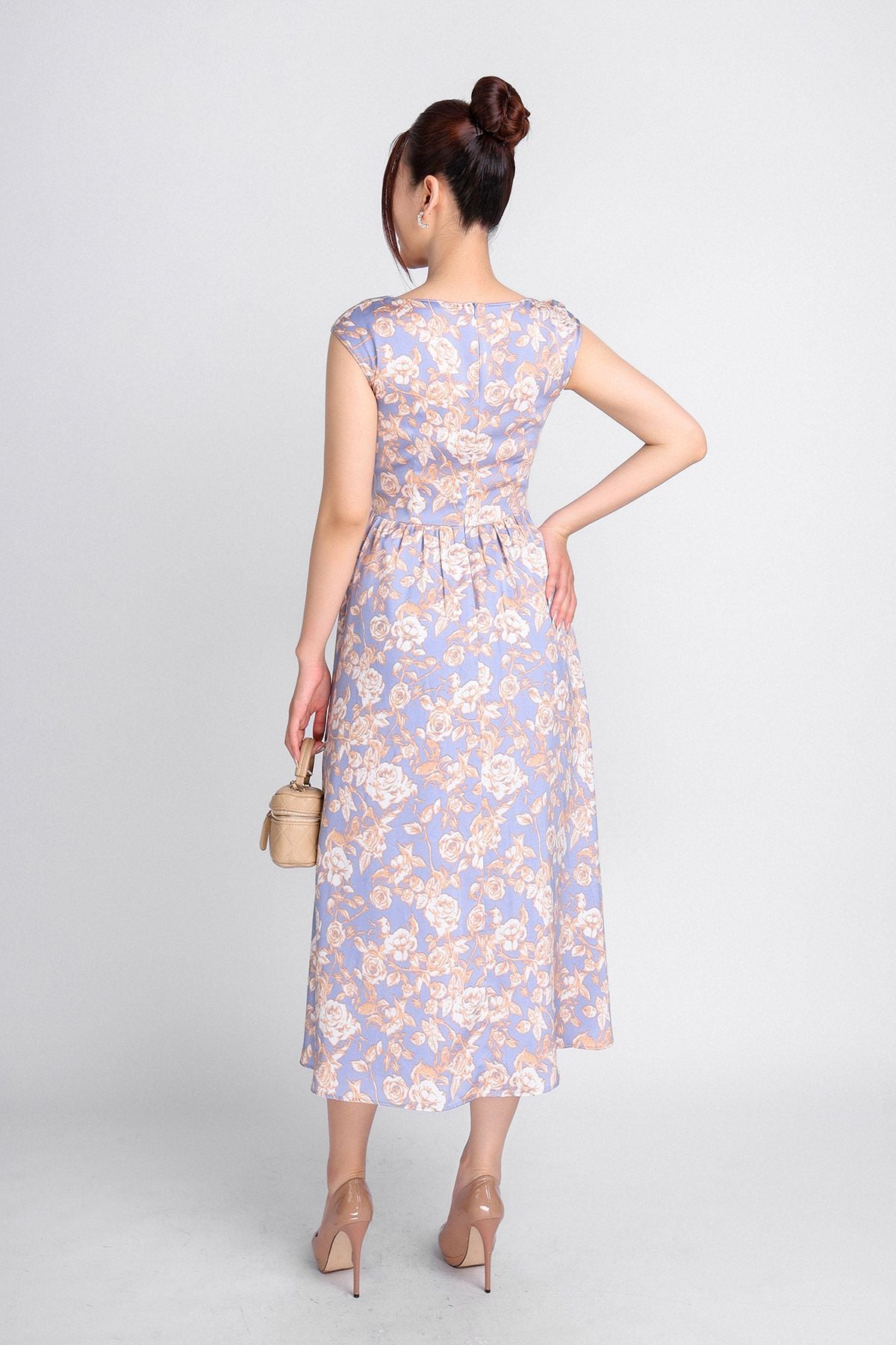 FDP33340 - Đầm dạo phố vải lụa tằm dáng xoè có lót habutai cổ đổ vai chờm eo nhún khoá thân sau - PANTIO