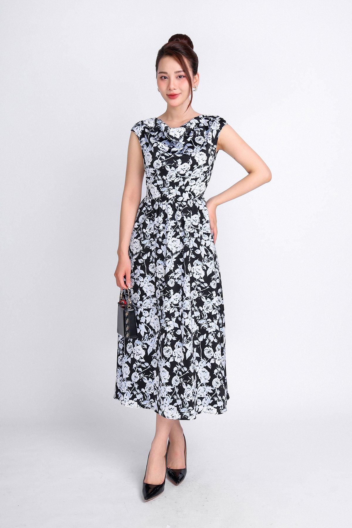 FDP33340 - Đầm dạo phố vải lụa tằm dáng xoè có lót habutai cổ đổ vai chờm eo nhún khoá thân sau - PANTIO