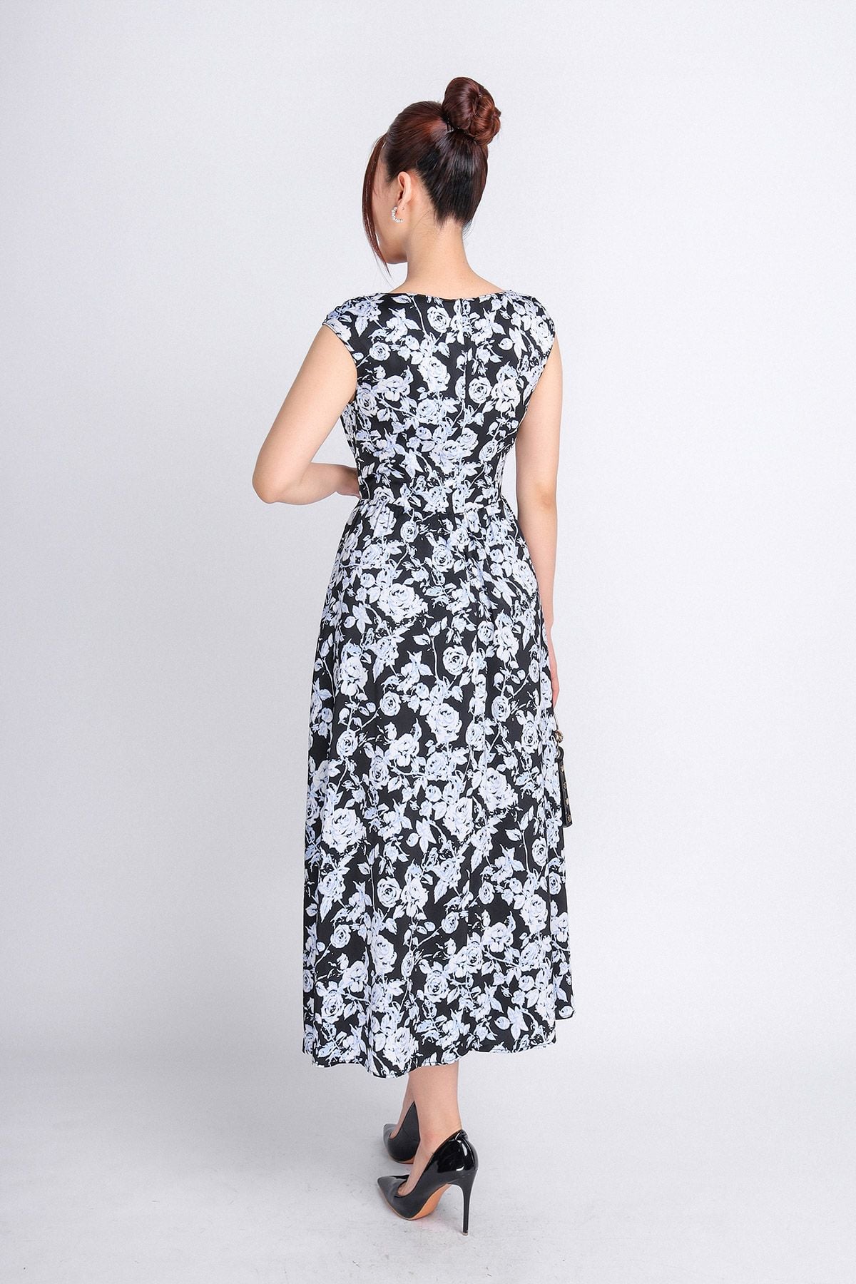 FDP33340 - Đầm dạo phố vải lụa tằm dáng xoè có lót habutai cổ đổ vai chờm eo nhún khoá thân sau - PANTIO