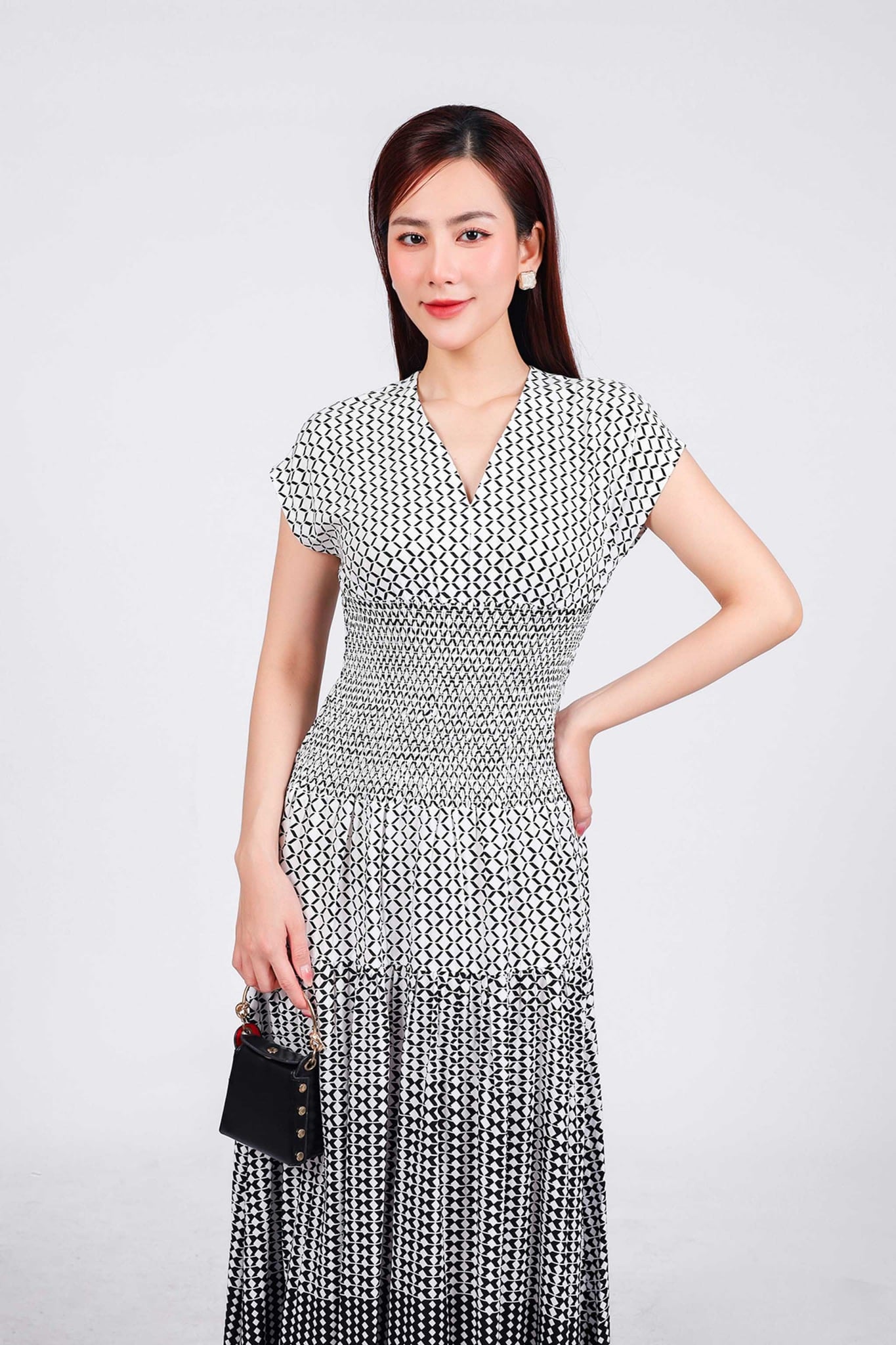 FDP33341 - Đầm dạo phố vải lanh hoạ tiết dáng ôm cổ xẻ V vai chờm eo bo chun ôm thân váy xếp tầng tạo kiểu - PANTIO