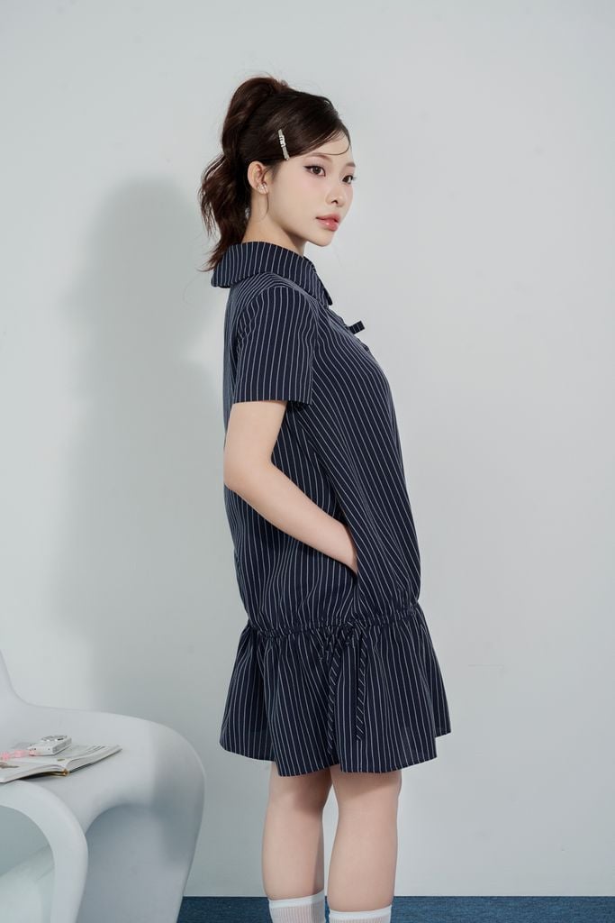 FDP33425 - tylekeo555 kẻ dáng suông tay cộc, khóa giọt lệ thân sau, ly ngực, chân váy dập ly, cổ sen bổ trụ, cúc bọc nấm - JAN.