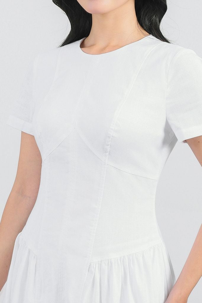 FDP33511 - Đầm dạo phố vải linen cổ tròn thân váy xếp nhún hông tạo xoè khoá thân sau - PANTIO