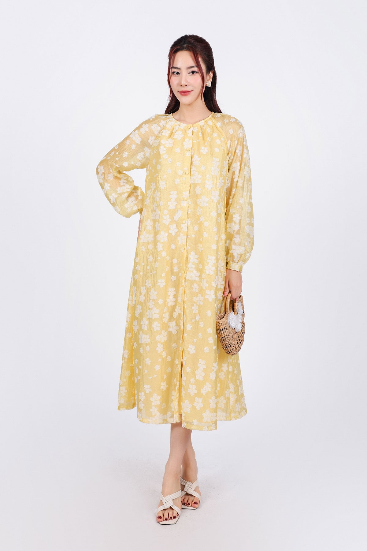 FDP53363 - Đầm dạo phố vải tơ hoạ tiết hoa thời trang dáng suông cổ tròn tay dài cài khuy trước - PANTIO