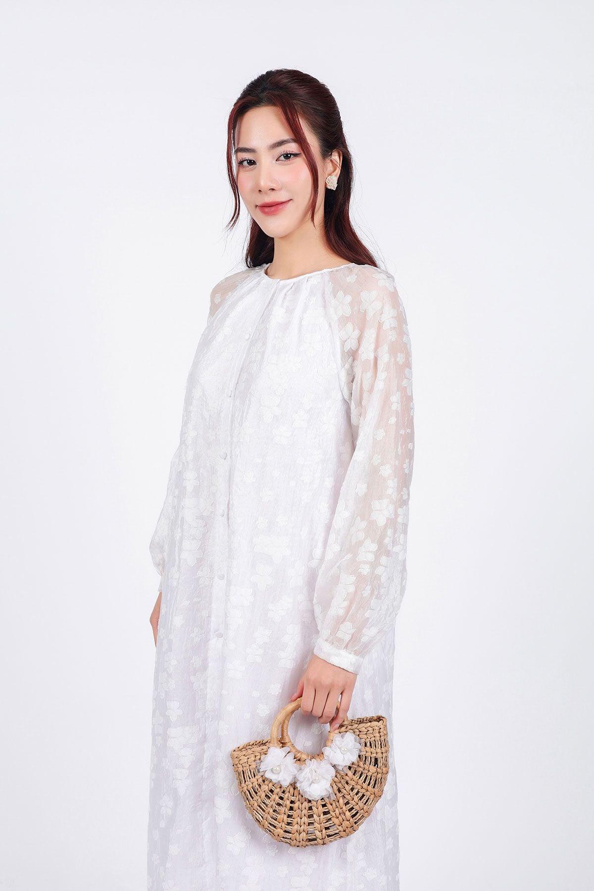 FDP53363 - Đầm dạo phố vải tơ hoạ tiết hoa thời trang dáng suông cổ tròn tay dài cài khuy trước - PANTIO