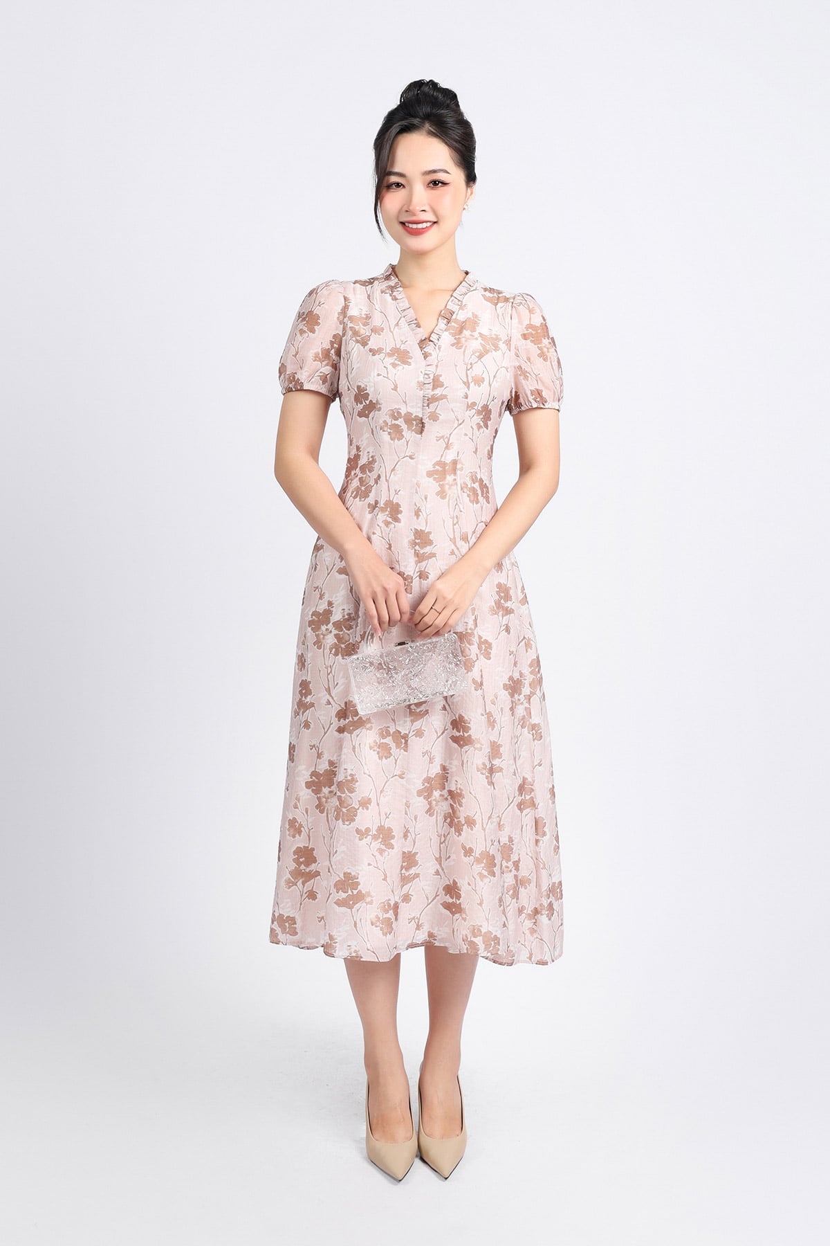 FDP53411 - Đầm dạo phố vải tơ hoa dáng suông cổ xẻ V phối viền ren tay bồng nhẹ khoá thân sau - PANTIO