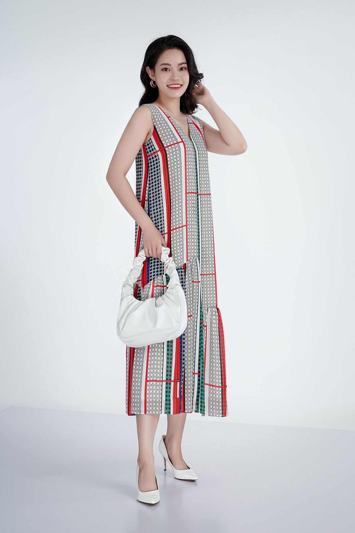 FDP72824 - Đầm dạo phố chất liệu lụa họa tiết cổ chữ v sát nách - PANTIO