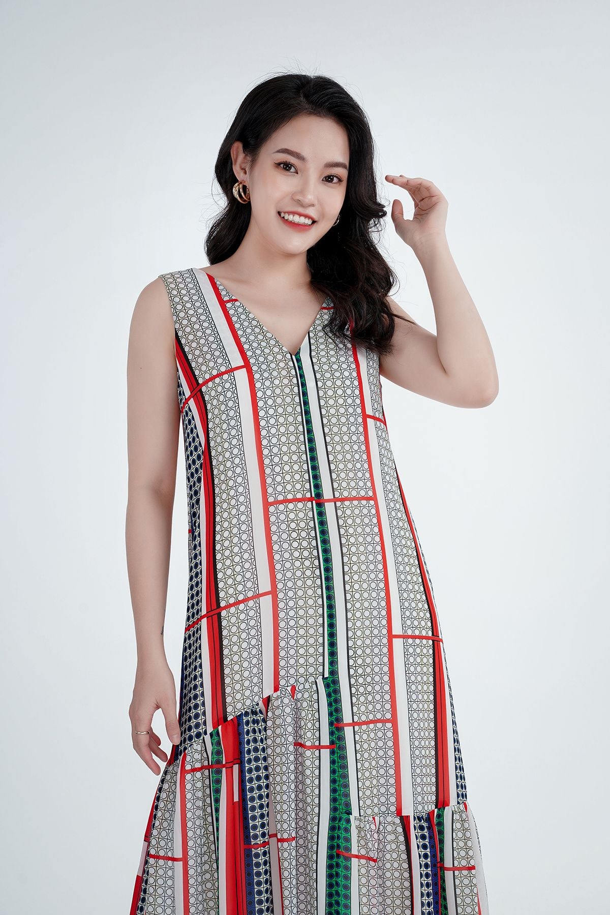 FDP72824 - Đầm dạo phố chất liệu lụa họa tiết cổ chữ v sát nách - PANTIO