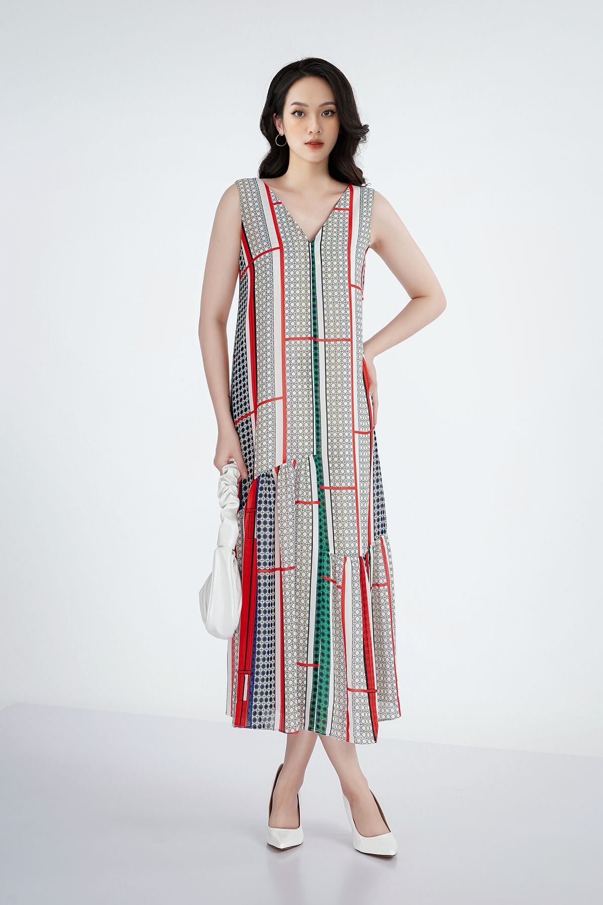 FDP72824 - Đầm dạo phố chất liệu lụa họa tiết cổ chữ v sát nách - PANTIO