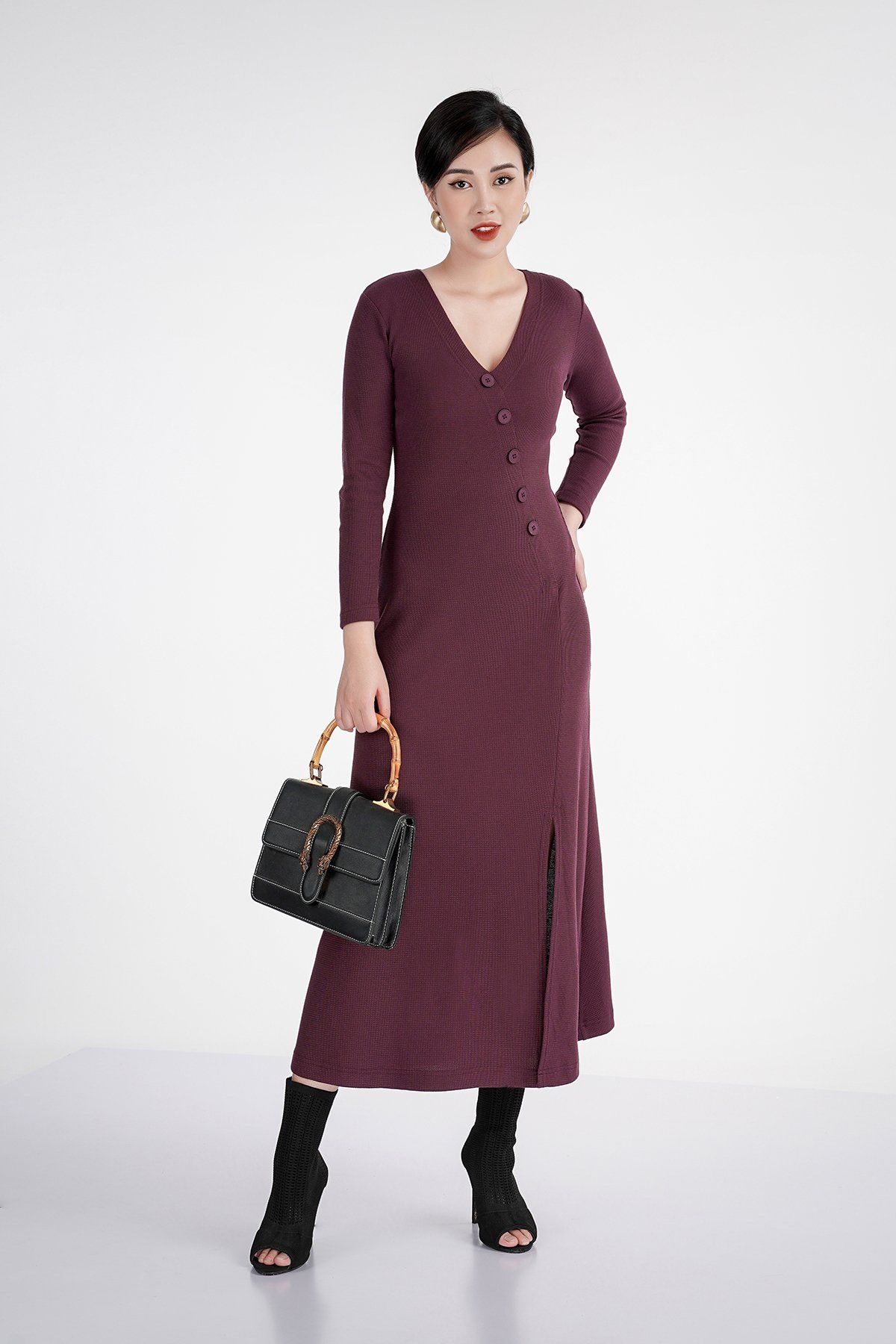 Đầm len dáng xuông, cúc ngực, xẻ tà trước FDP72825 - PANTIO