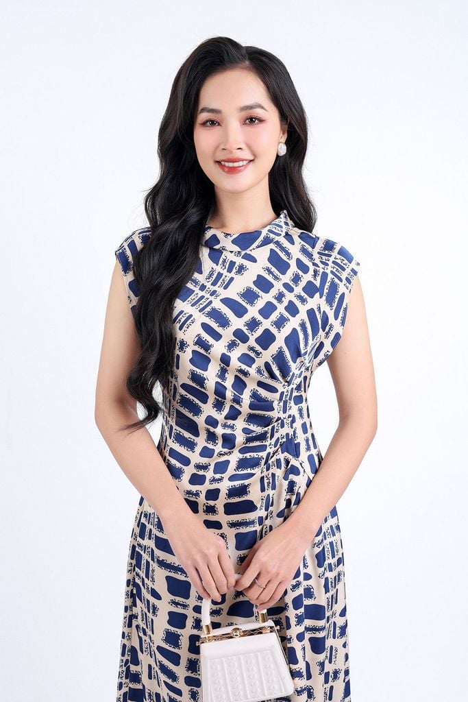 FDP73354 - Đầm dạo phố vải lụa hai lớp lót habutai dáng suông dài cổ tròn tay chờm eo nhún tạo kiểu khoá thân sau - PANTIO