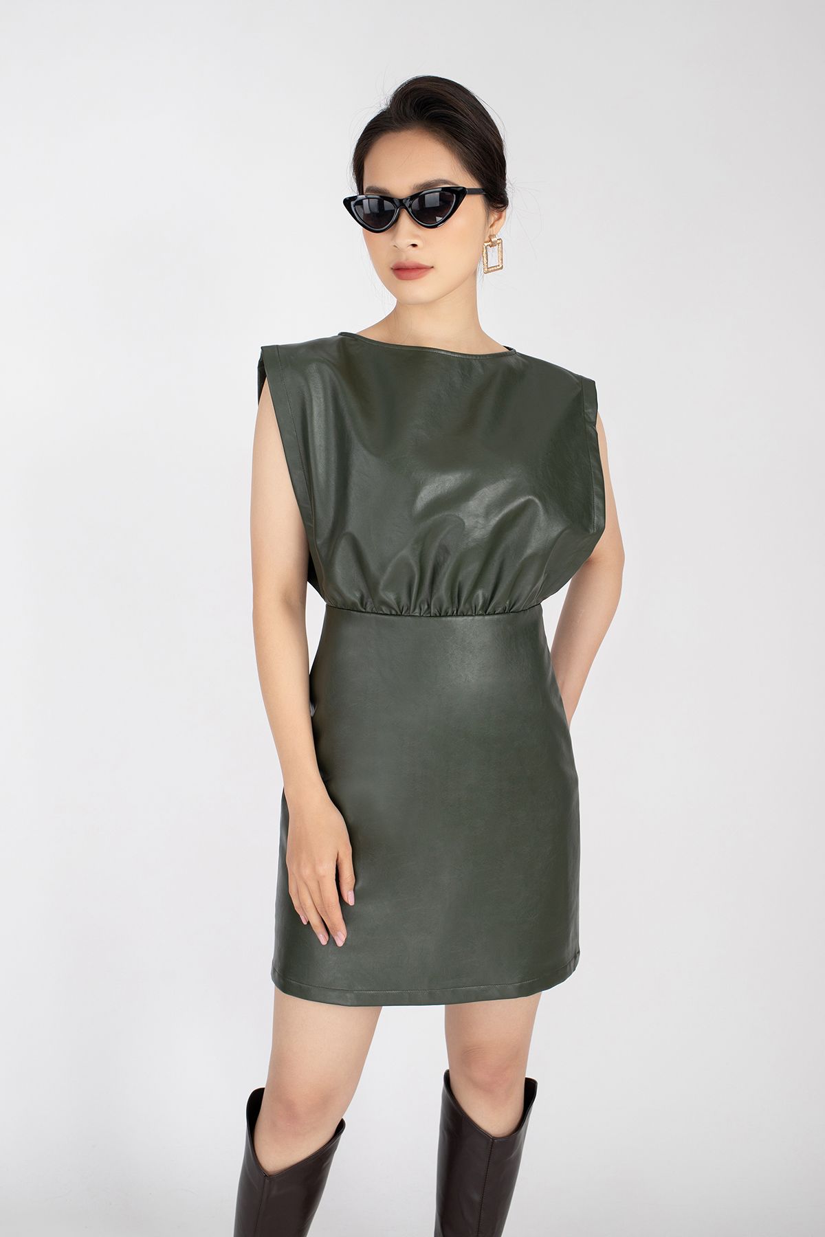 FDP92837 - Đầm dạo phố chất liệu vải da vai chờm chiết eo - PANTIO