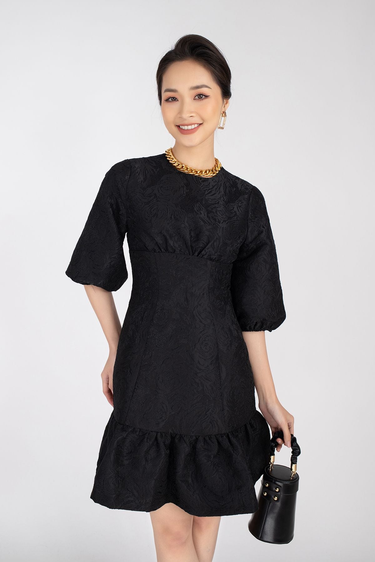 FDP92839 - Đầm dạo phố chất liệu vải tafta dáng đuôi cá tay bồng - PANTIO