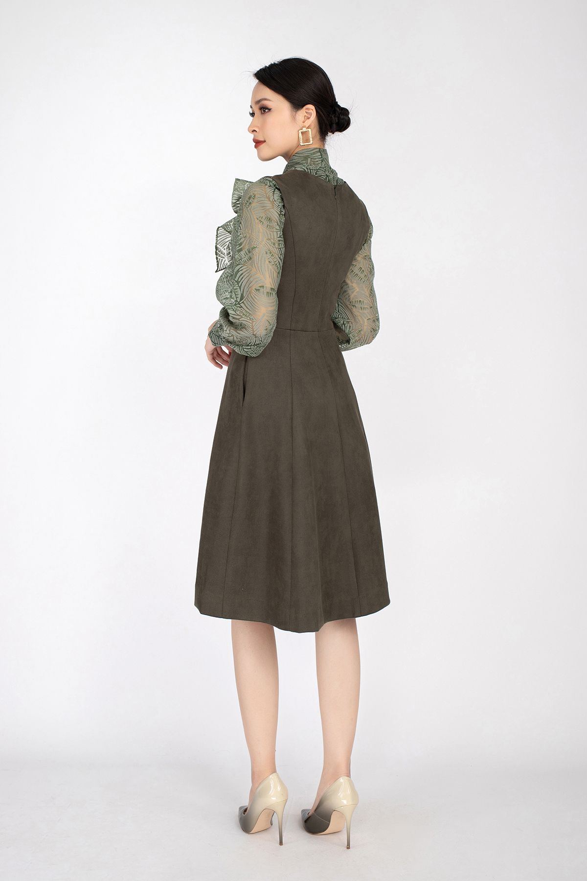 FDP92842 - Đầm dạo phố chất liệu vải cotton dáng xòe, cổ chữ V sát nách - PANTIO