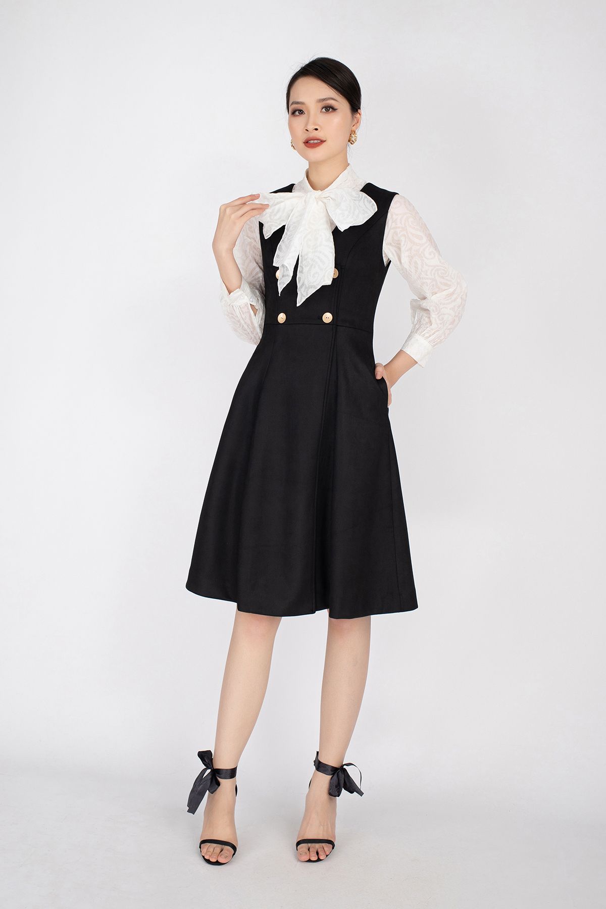 FDP92842 - Đầm dạo phố chất liệu vải cotton dáng xòe, cổ chữ V sát nách - PANTIO