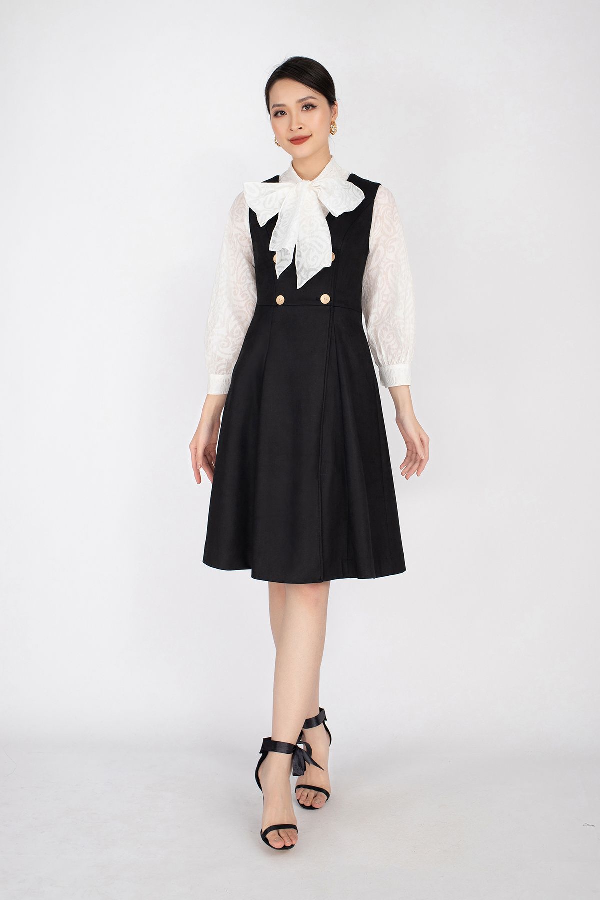 FDP92842 - Đầm dạo phố chất liệu vải cotton dáng xòe, cổ chữ V sát nách - PANTIO