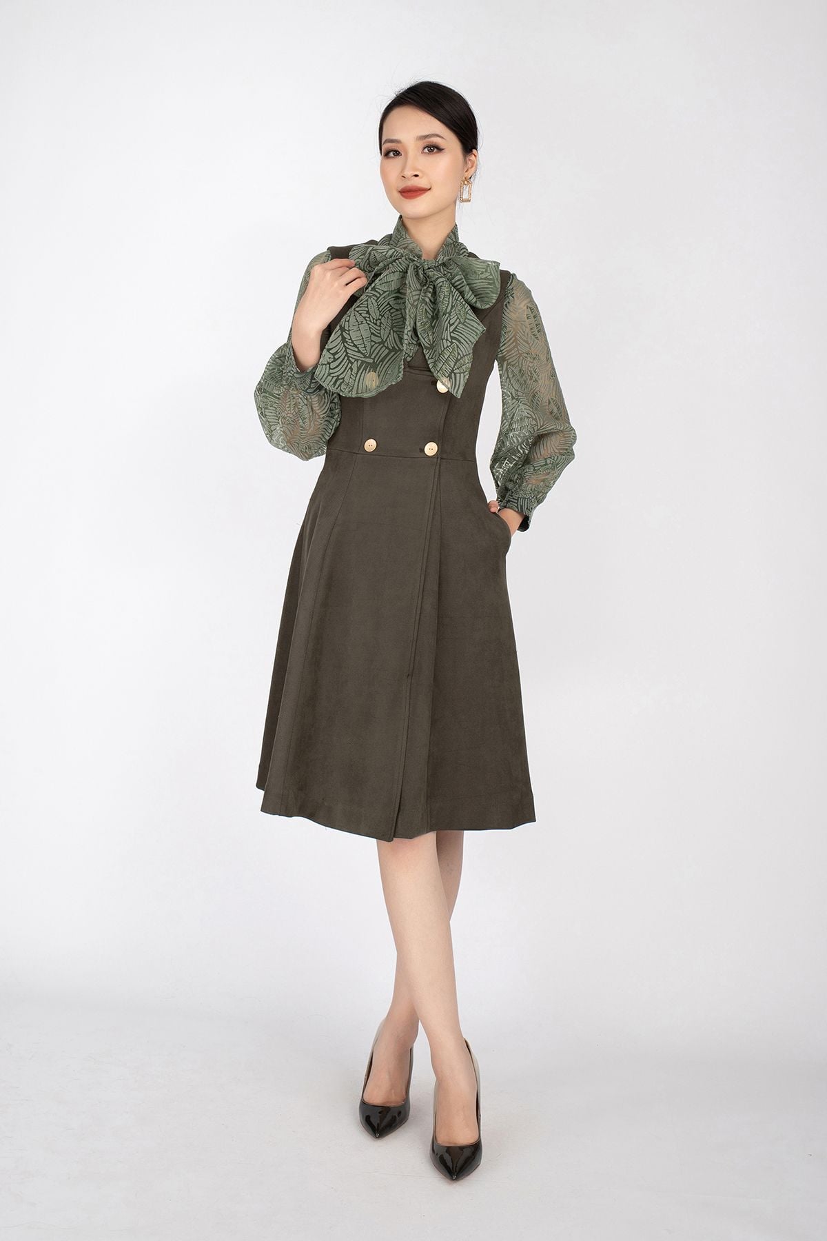 FDP92842 - Đầm dạo phố chất liệu vải cotton dáng xòe, cổ chữ V sát nách - PANTIO