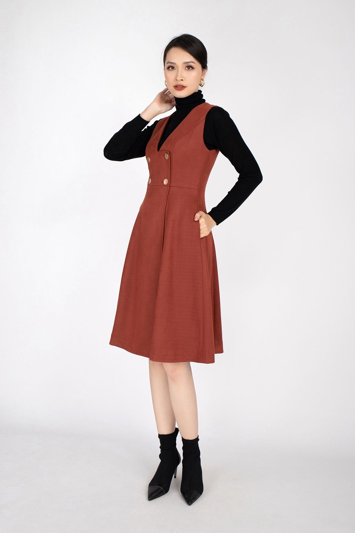 FDP92842 - Đầm dạo phố chất liệu vải cotton dáng xòe, cổ chữ V sát nách - PANTIO