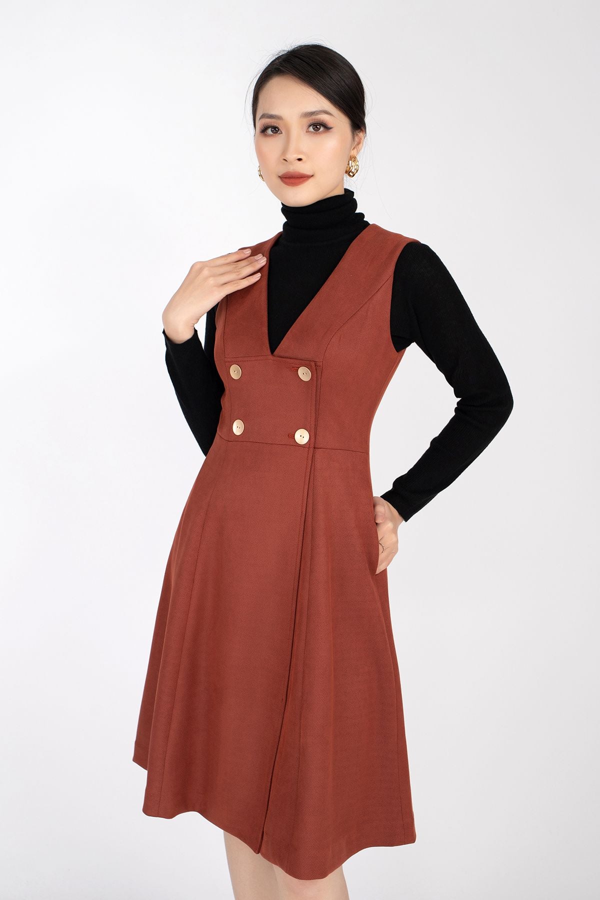 FDP92842 - Đầm dạo phố chất liệu vải cotton dáng xòe, cổ chữ V sát nách - PANTIO