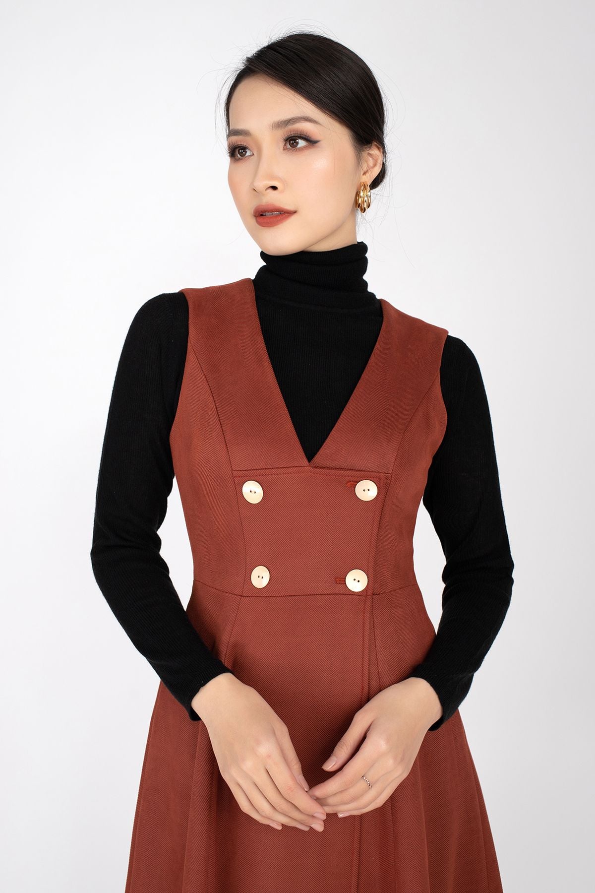 FDP92842 - Đầm dạo phố chất liệu vải cotton dáng xòe, cổ chữ V sát nách - PANTIO