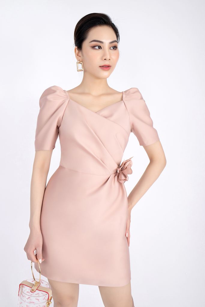 FDP92849 - Đầm dạo phố chất liệu tafta dáng chữ A xếp nếp, hoa 3D cài rời trên eo - PANTIO