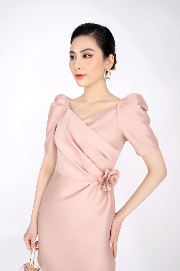 FDP92849 - Đầm dạo phố chất liệu tafta dáng chữ A xếp nếp, hoa 3D cài rời trên eo - PANTIO