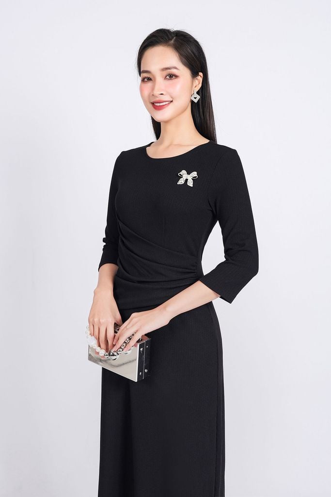 FDP93377 - Đầm dạo phố vải len cao cấp dáng suông cổ tròn kèm cài áo trang trí - PANTIO