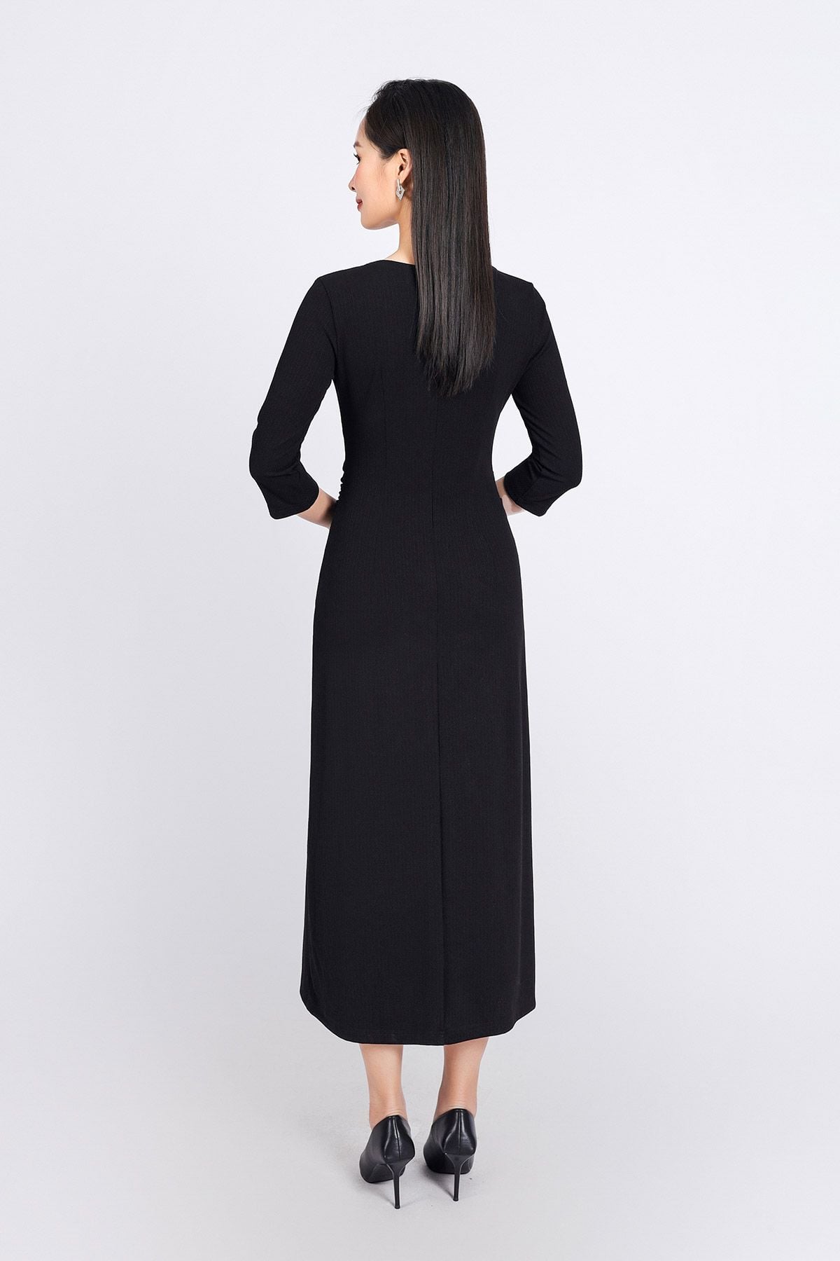 FDP93377 - Đầm dạo phố vải len cao cấp dáng suông cổ tròn kèm cài áo trang trí - PANTIO