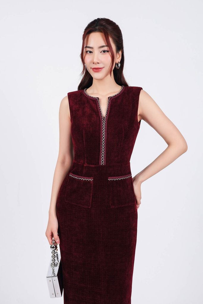 FDP93422 - Đầm dạo phố vải nhung dáng ôm cổ tròn xẻ V không tay viền phối dây bạc tạo kiểu khoá thân sau - PANTIO
