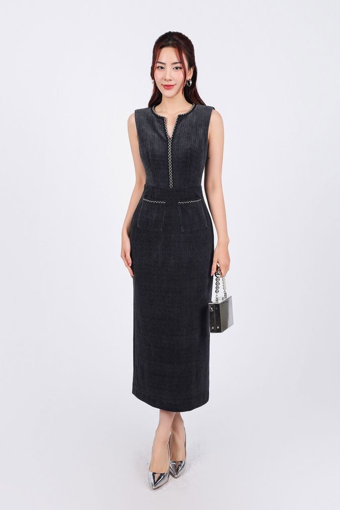 FDP93422 - Đầm dạo phố vải nhung dáng ôm cổ tròn xẻ V không tay viền phối dây bạc tạo kiểu khoá thân sau - PANTIO