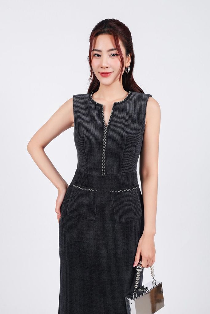 FDP93422 - Đầm dạo phố vải nhung dáng ôm cổ tròn xẻ V không tay viền phối dây bạc tạo kiểu khoá thân sau - PANTIO