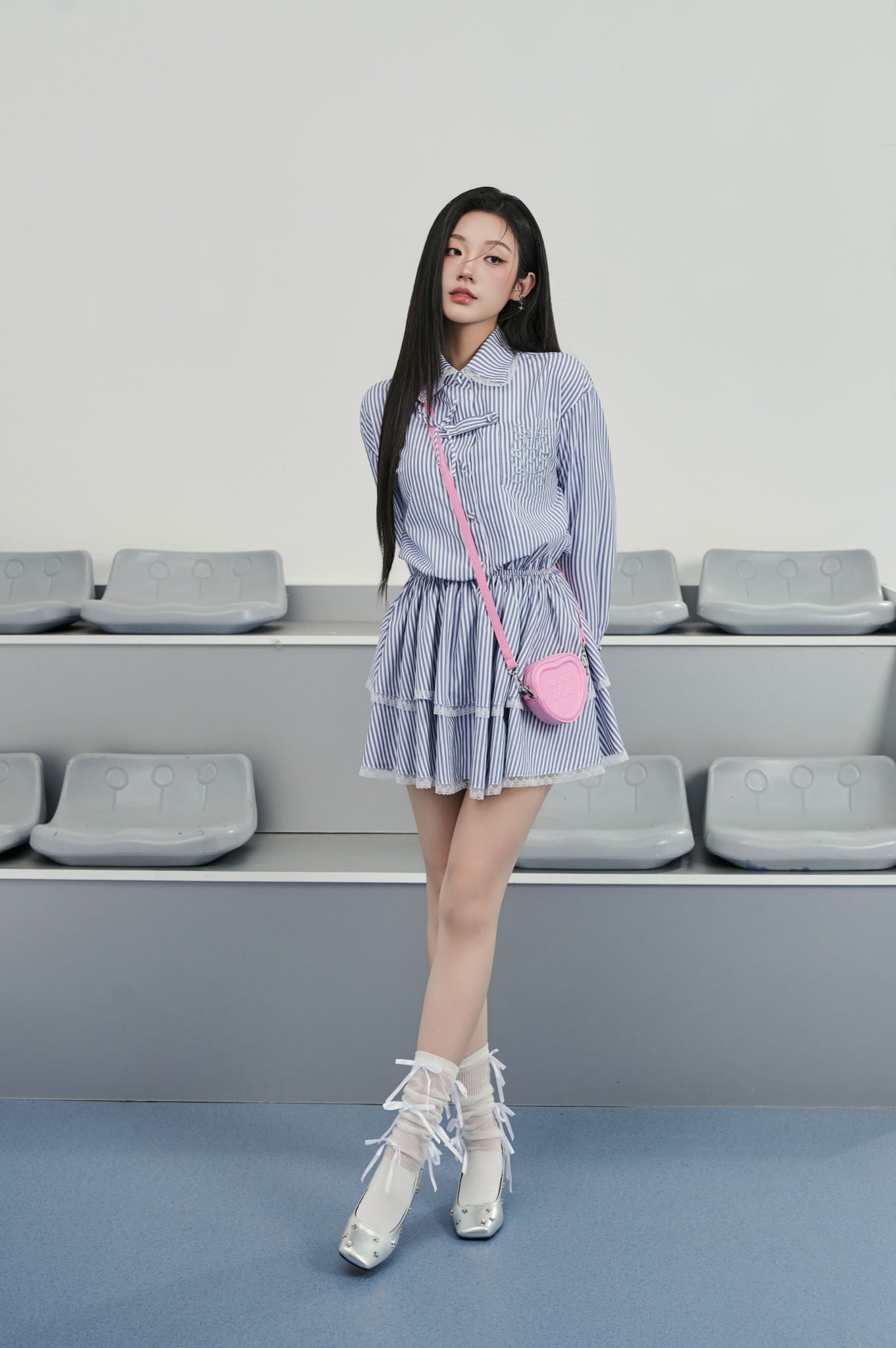 FDP93484 - Đầm dạo phố vải thô kẻ mỏng dáng suông cổ đức phối ren eo bo chun ôm co giãn thân váy xếp tầng tạo kiểu - JAN.