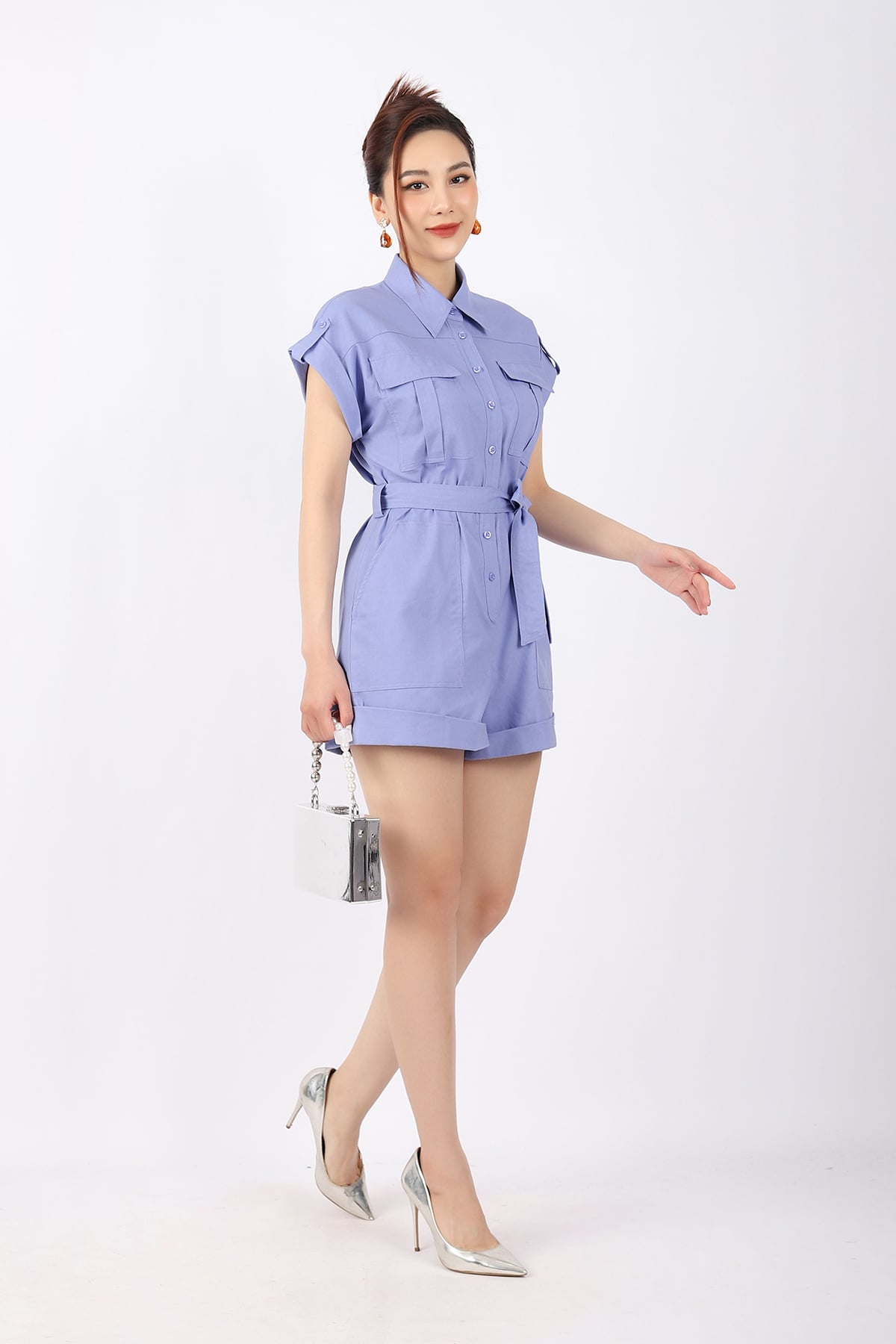 FJS1164 - Jumpsuit dạo phố vải linen dáng suông cổ đức vai chờm tay liền thân phối túi hộp kèm đai tạo kiểu - PANTIO