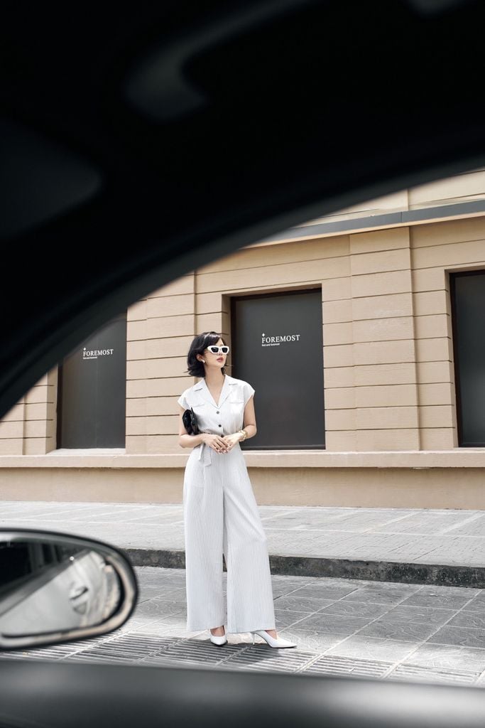 FJS1185 - Jumpsuit công sở vải thô kẻ dáng ôm cổ hai ve vai chờm lưng chun co giãn phối dây đai thắt eo tạo kiểu - PANTIO