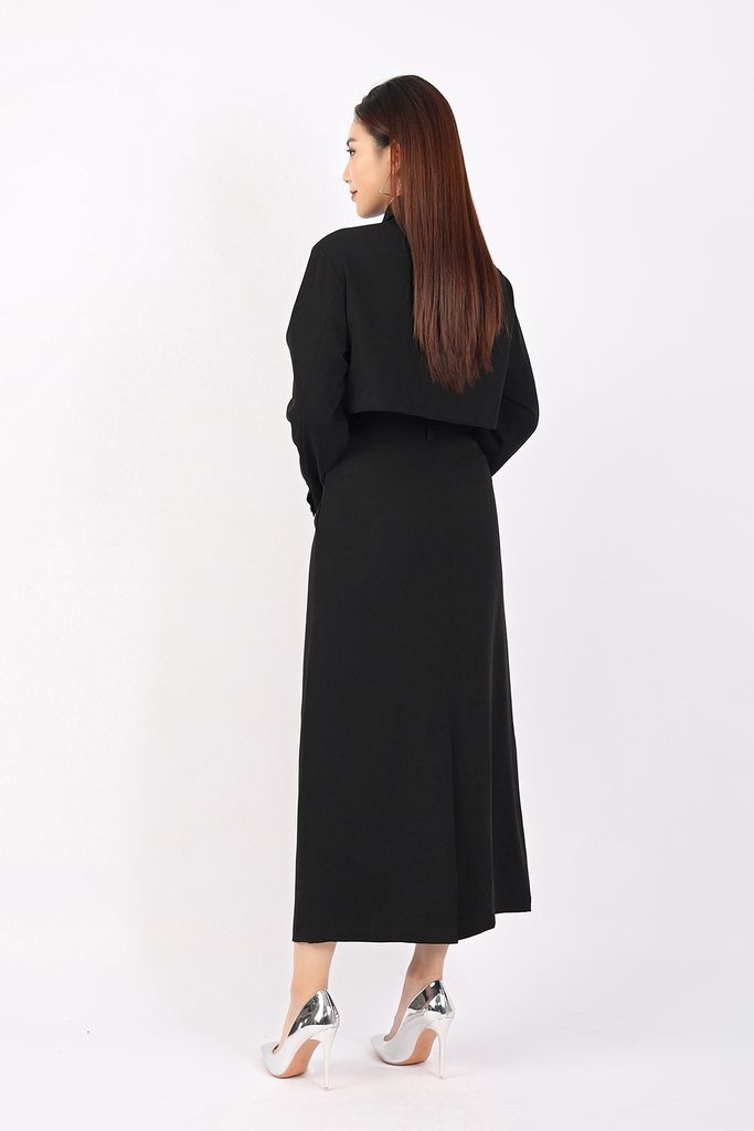 FKM7681 - Áo khoác dạo phố vải tuytsi dáng croptop có lót vải lụa gió cổ đức thân phối khuy đính tạo kiểu - PANTIO