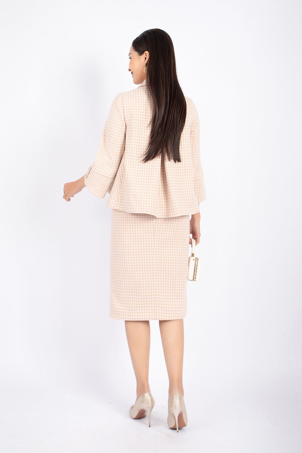 FKM9676 - Áo khoác công sở vải dạ dáng A cổ đức tay loe cài cúc phối vải tơ tạo nơ trang trí - PANTIO