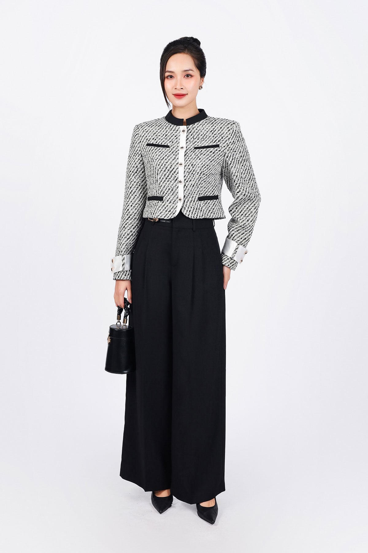 FKM9695 - Áo khoác vải dạ tweed cao cấp dáng suông cổ tròn thân áo hoạ tiết cài khuy trước - PANTIO